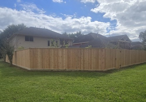 Seamless Fence Installation For Manufactured Home Construction In Friendswood, TX